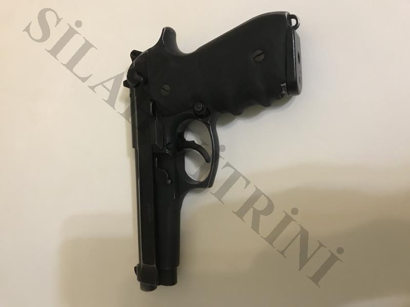 Emekli polis memurundan satılık baretta FS92