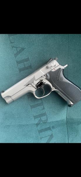 SMITH WESSON 5906 (RUHSATINIZ HAZIR DEĞİL İSE ARAMAYINIZ)