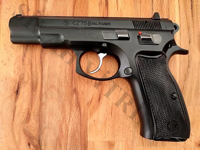 EMEKLİ EMNİYET MENSUBUNDAN CZ75 B 