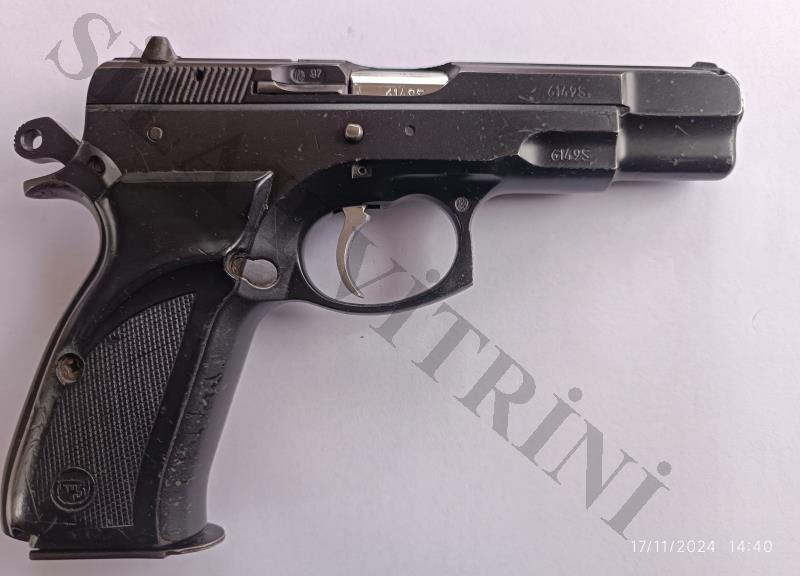 ACİL !!! RUHSATLI,SIFIR AYARINDA,İLK ELDEN ÇOK AZ KULLANILAN 1997 MODEL ORJİNAL SİYAH CZ 75 B